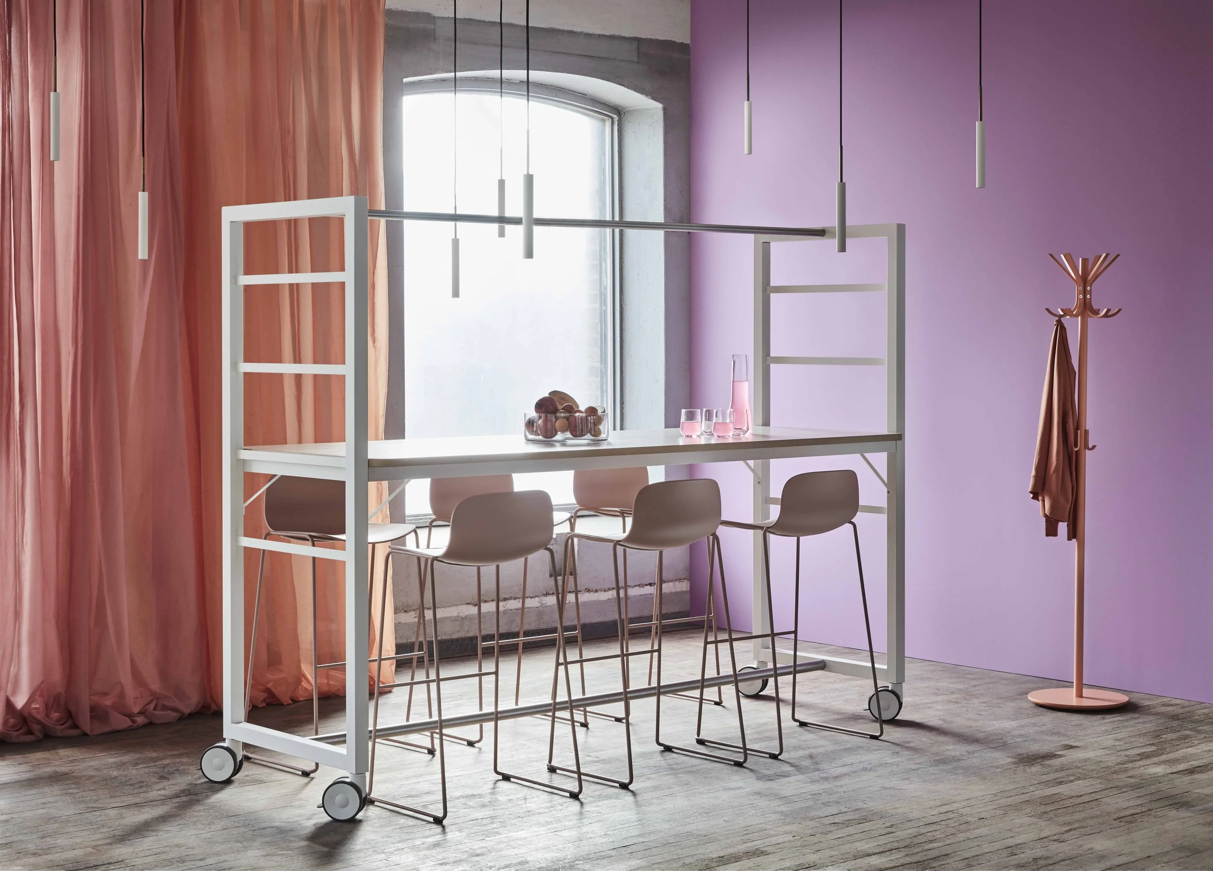 NeoLite_Seating_GuestDiningStool_ScandinavianSpaces_EnvironmentImage_13.jpg