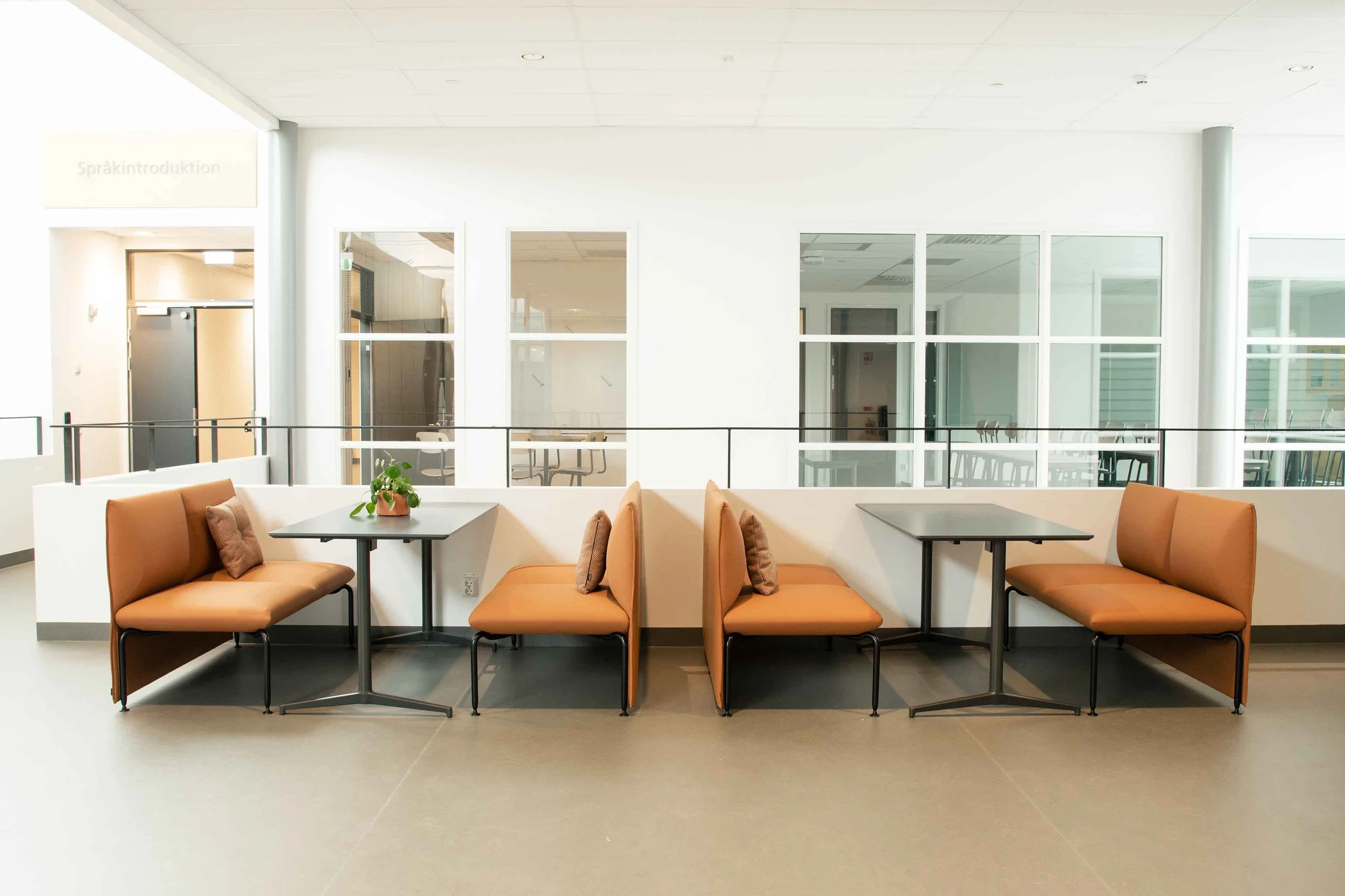 Alto_Seating_SofaModular_ScandinavianSpaces_EnvironmentImage_7.jpg
