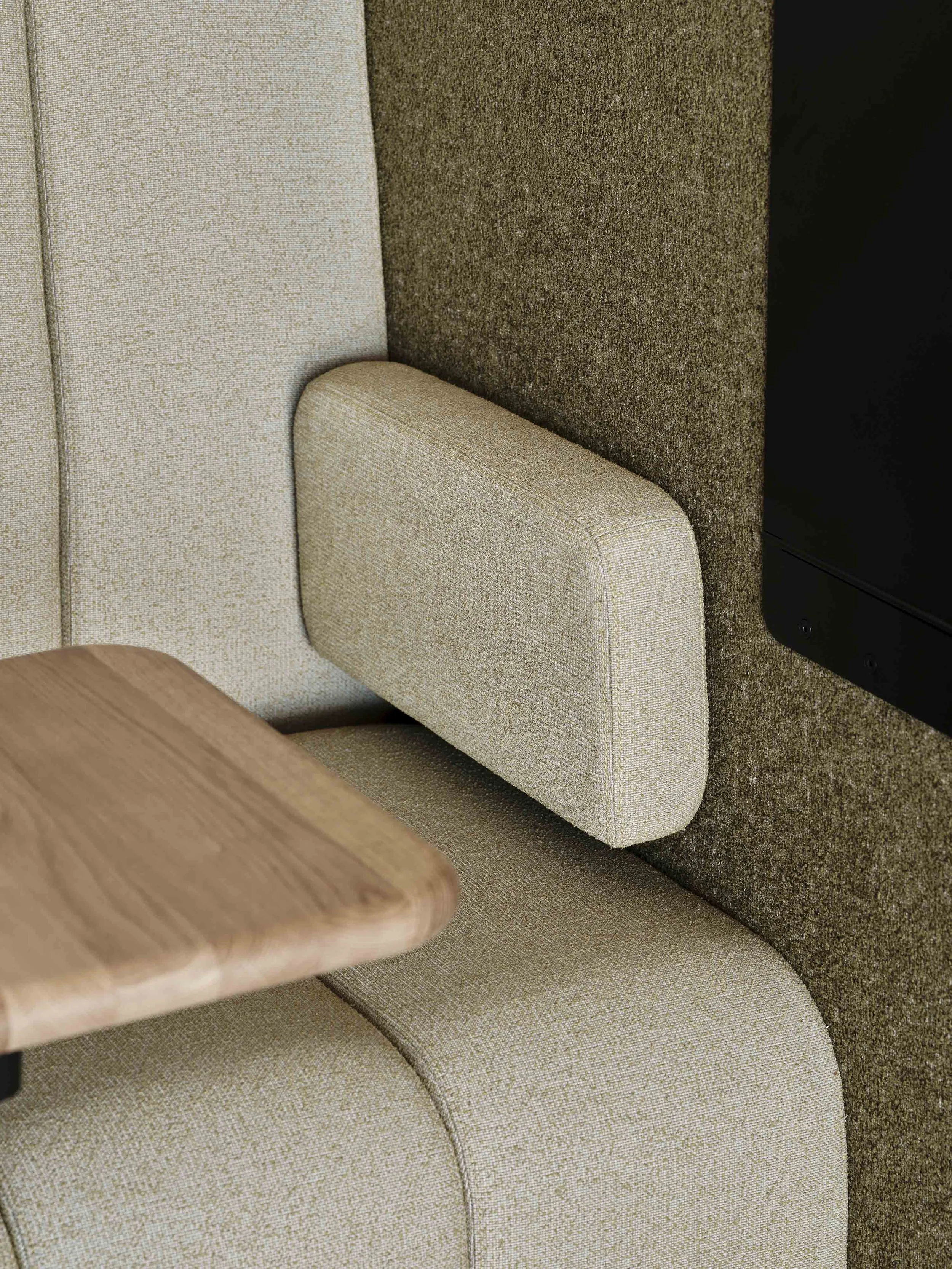 BOBBiz_Seating_SofaModular_ScandinavianSpaces_EnvironmentImage_6.jpg