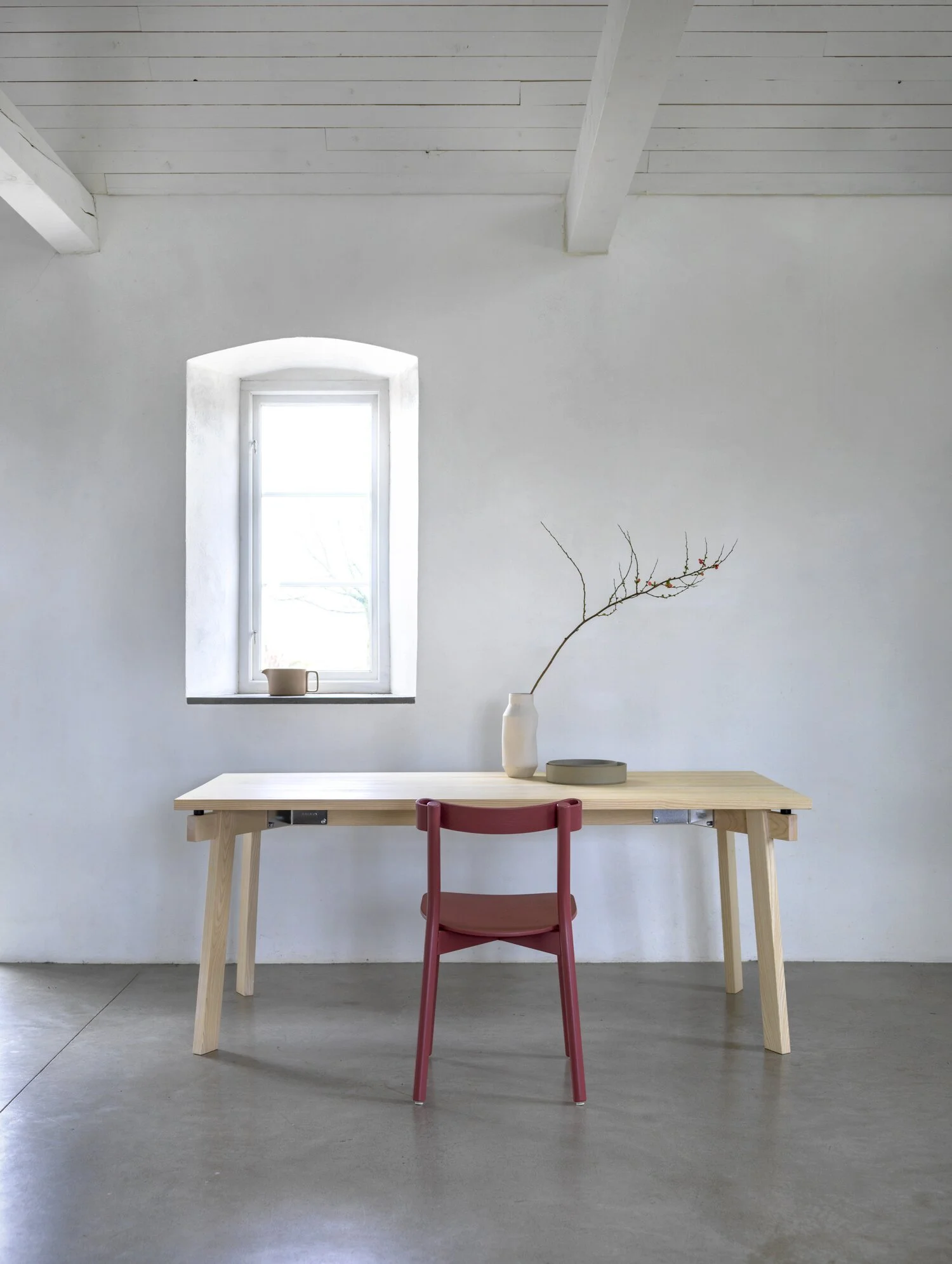StillLife_Seating_GuestDiningStool_ScandinavianSpaces_EnvironmentImage_1.jpeg