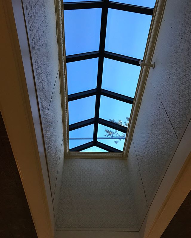 Skylight. Window Tint keeps the heat and UV out but let&rsquo;s the light in.
#tintconcept #windowtinting #commercial #losangeles