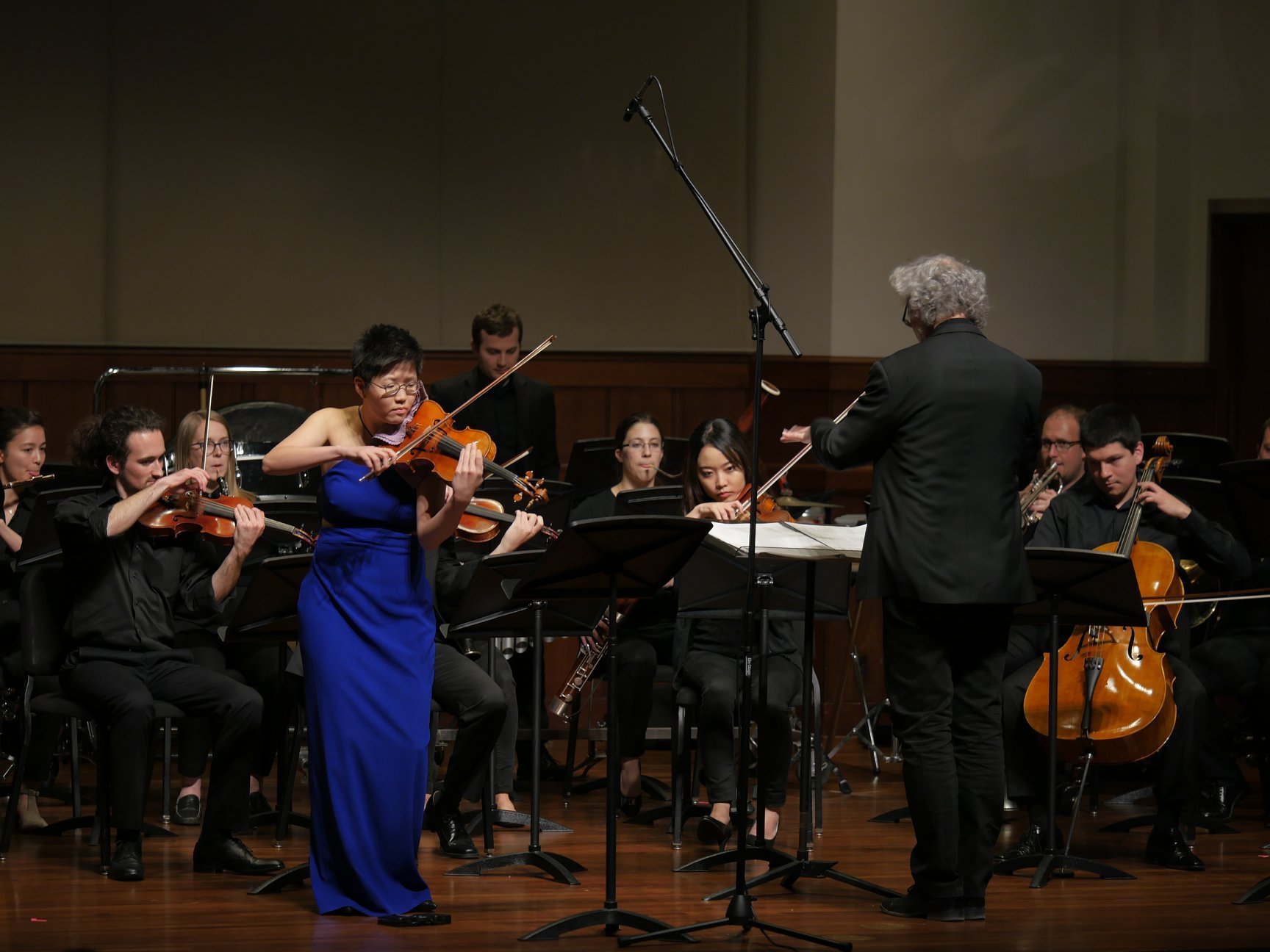 Clara Kim performs Between Two Chasms with the USC Thornton Edge