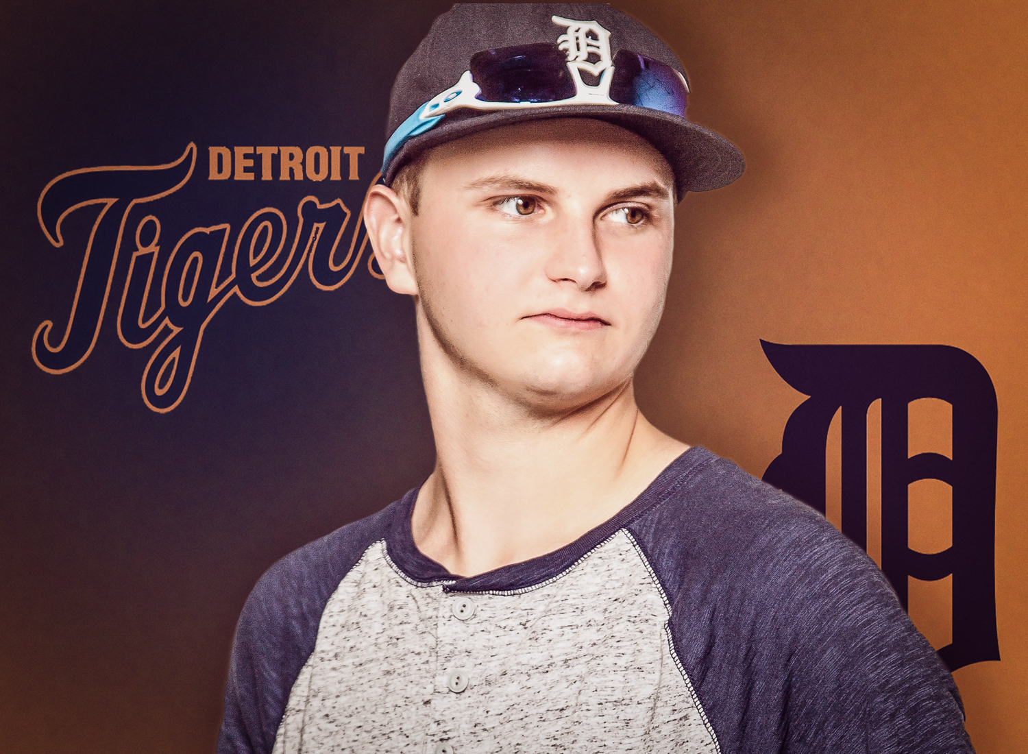 Portrait-HIgh-School-Seniors-Portrait-High-School-boy-with-Detroit-Tigers-cap-232.jpg