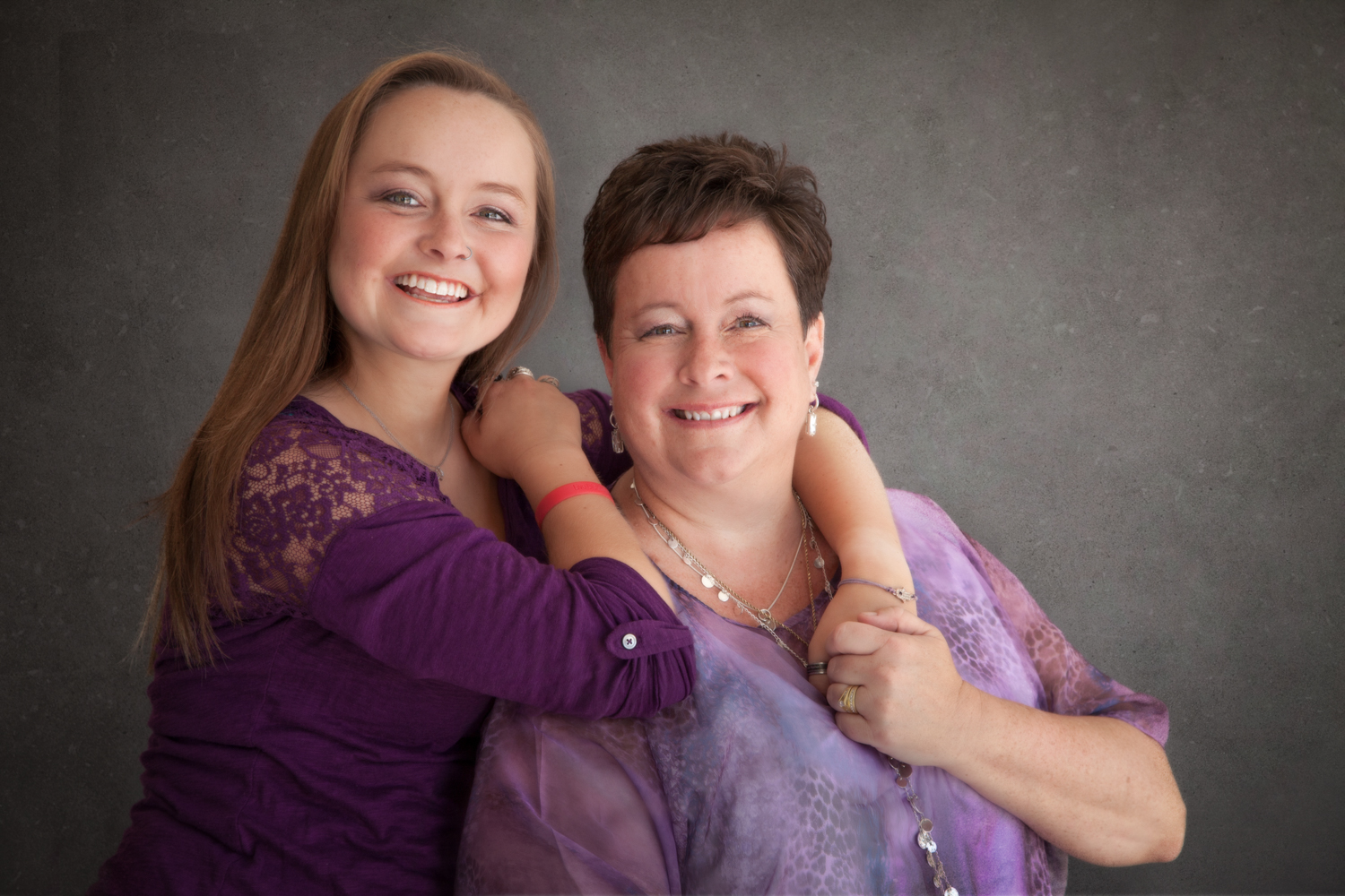 Portrait-Mothers-and-Daughters--smiling-together-and-proud-070.jpg