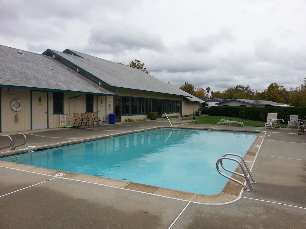 Solar Heating Swimming Pool and Sundeck