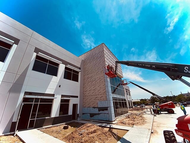 Our team is busy pushing forward on the Kingwood MOB! 💪🏼
#motivationmonday 
#jacobwhiteconstruction #jacobwhite #construction #houston #texas #texasconstruction #medicalconstruction #commercialconstruction #designbuild #groundup #comingsoon #constr