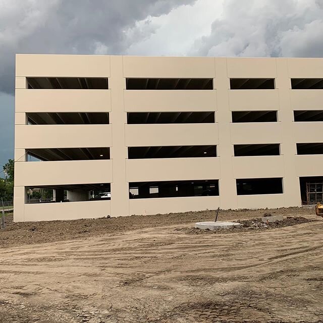 The garage is now the same color in Bellaire! #gettingthejobdone 
#jacobwhiteconstruction #jacobwhite #houston #construction #texas #texasconstruction #commercialconstruction #medicalconstruction #designbuild #groundup #turnkey #productivejob #constr