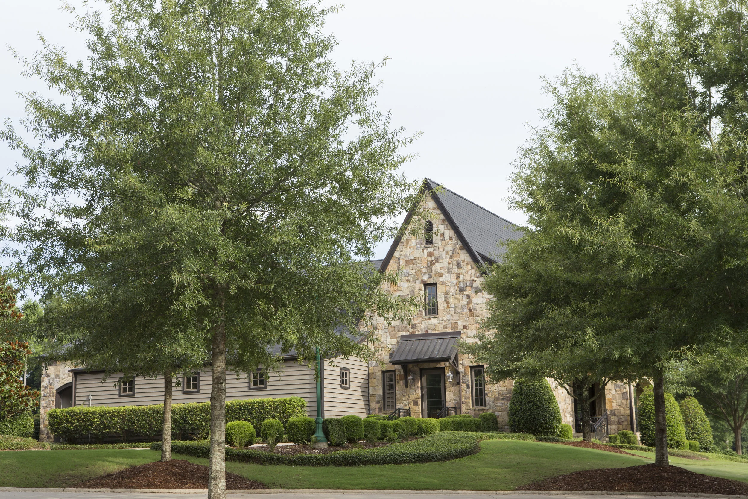 GOLF HOUSE LODGING