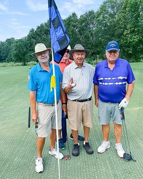 Congratulations to Windell Humphries for his HOLE-IN-ONE on #5 today! ⛳️

Nice Shootin&rsquo; , Windell! 👏

#holeinone #auburngolf #mooresmillclub #golf #clublife #congratulations