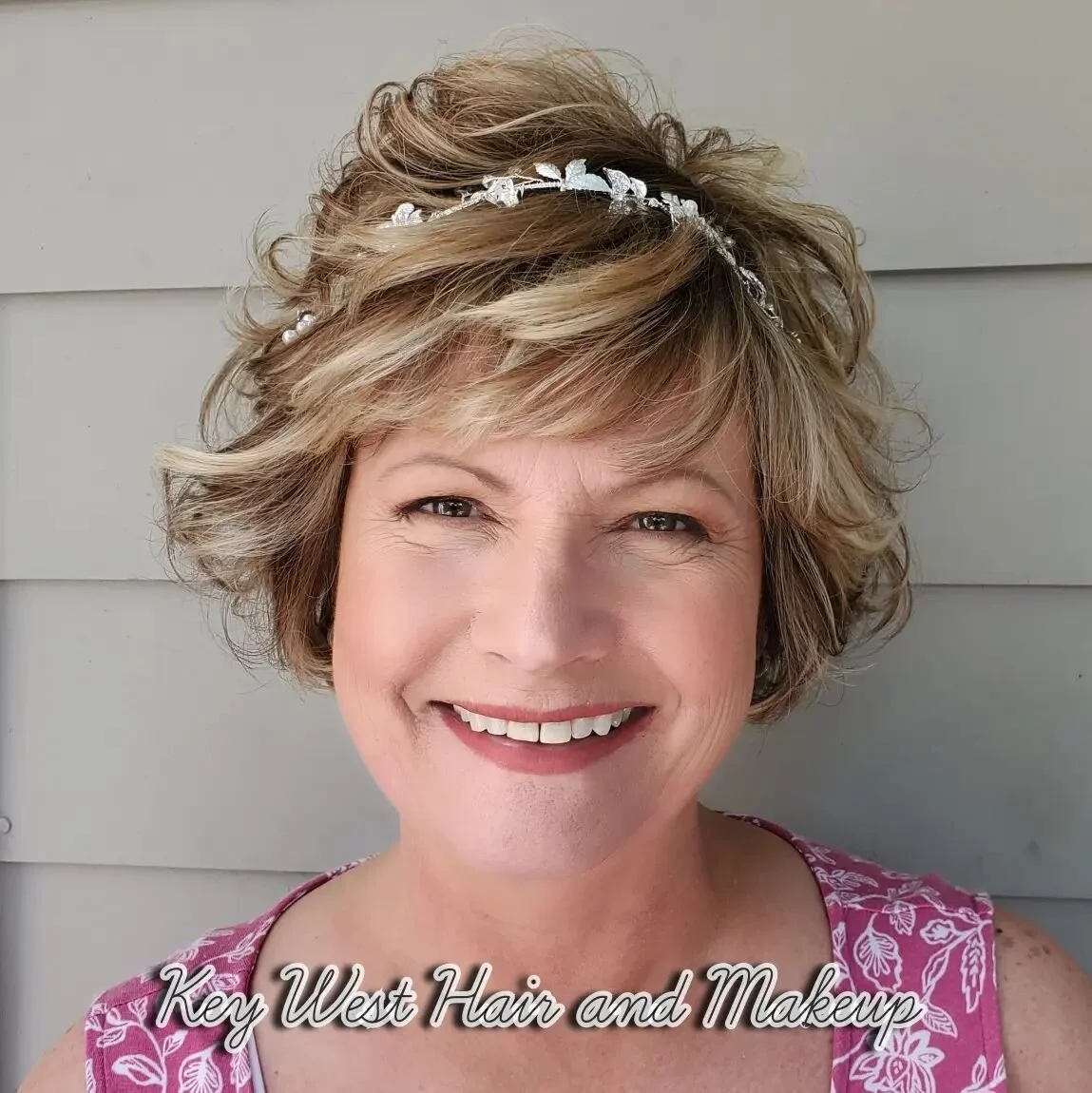 Congratulations Melissa! So in love with adorable short hair style and soft glam makeup. So much fun getting her and her friend all ready for her special day. 
#keywesthairandmakeup #keywest #keywestbride #bride #mua #shorthairbride #shorthairstyle #
