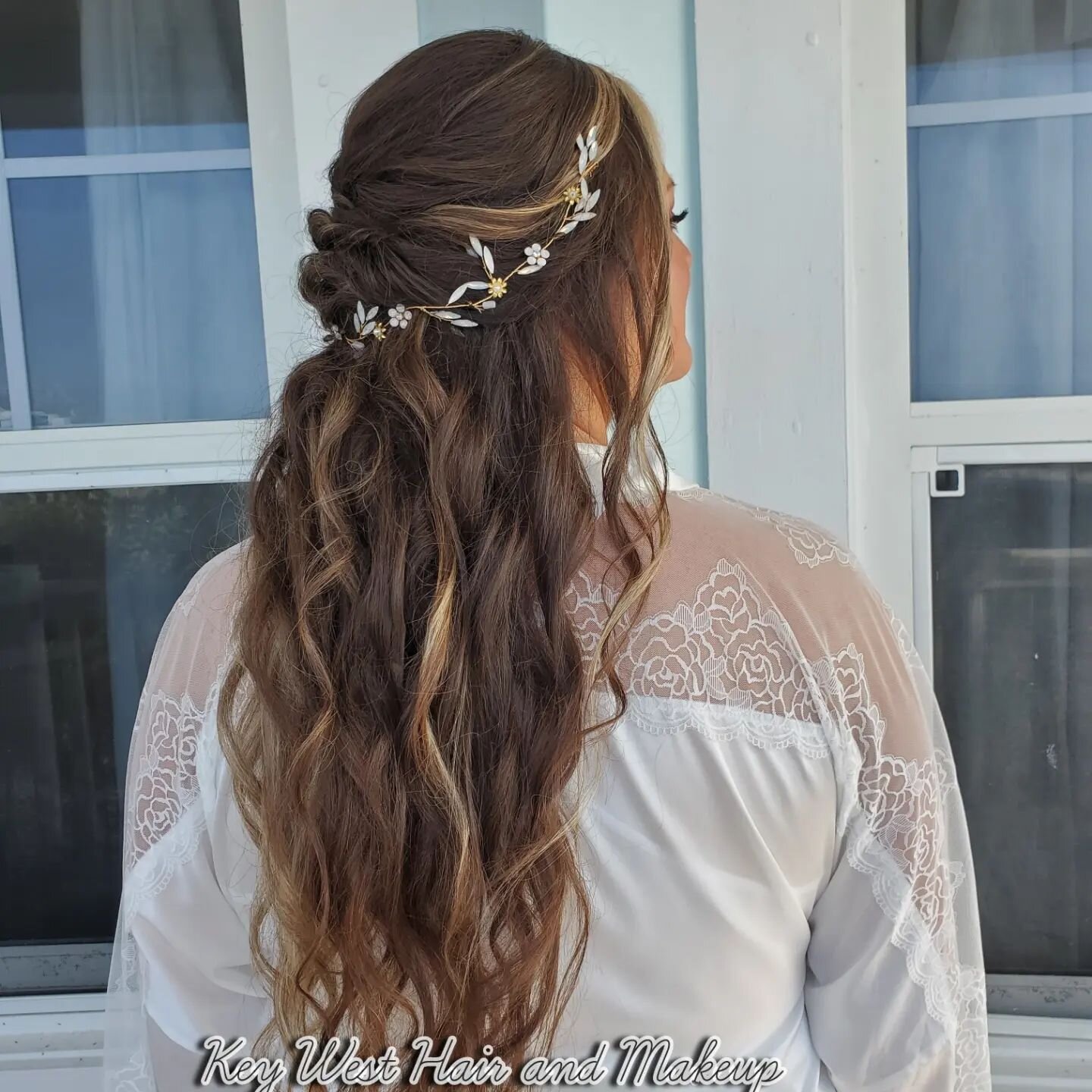 Had the pleasure of getting this bohemian beauty all glammed up with her mom early this morning. Omg! Stunning! The hair!!! The head piece!! The lashes! Perfection!! 
#keywesthairandmakeup #keywest #bridalinspiration #bridalhairstyle #bridalmakeup #w