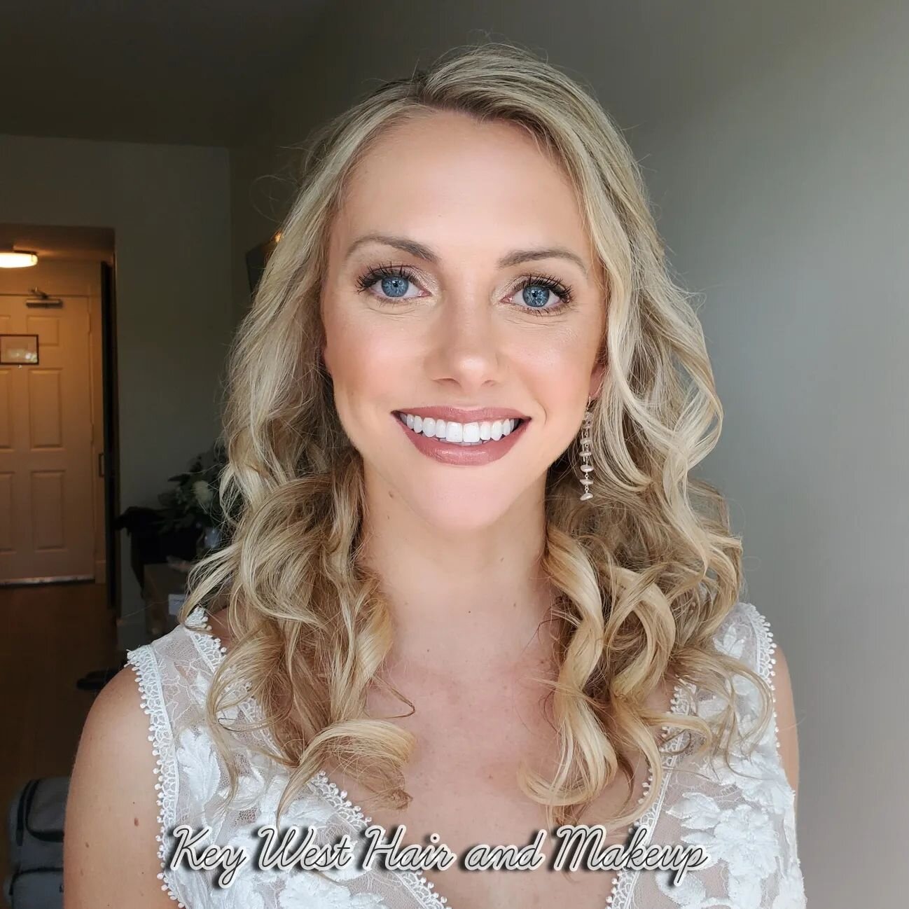 Congratulations Lauren! What a beautiful bride. Had the pleasure of helping her into her dress. Feel free to ask for our assistance when booking so we can book out a few extra minutes. 
#keywesthairandmakeup #keywestbride #bride #halfuphalfdownhairst