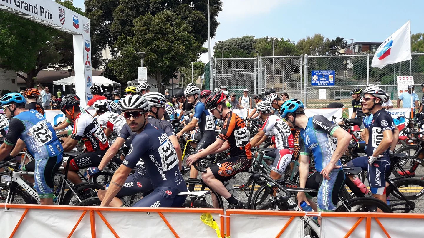 Mens Cat 3 Team at the start.