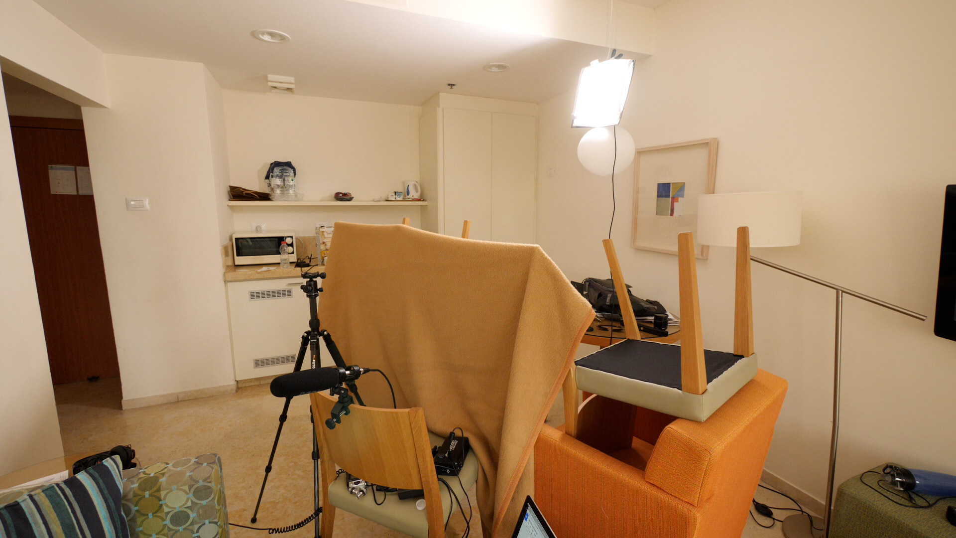 Griffin's podcast setup in his Tel Aviv hotel