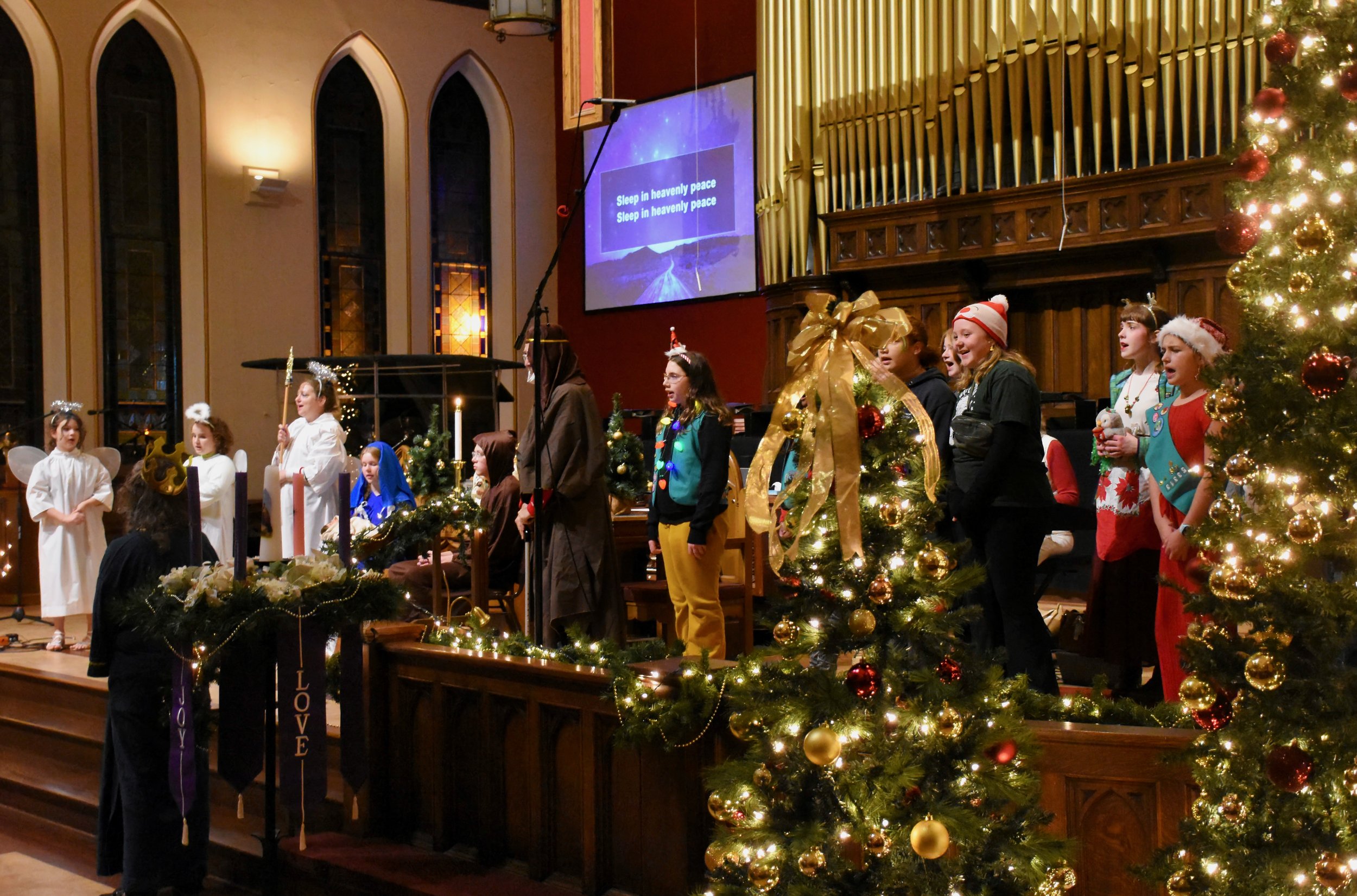 Decorating the Sanctuary for Christmas
