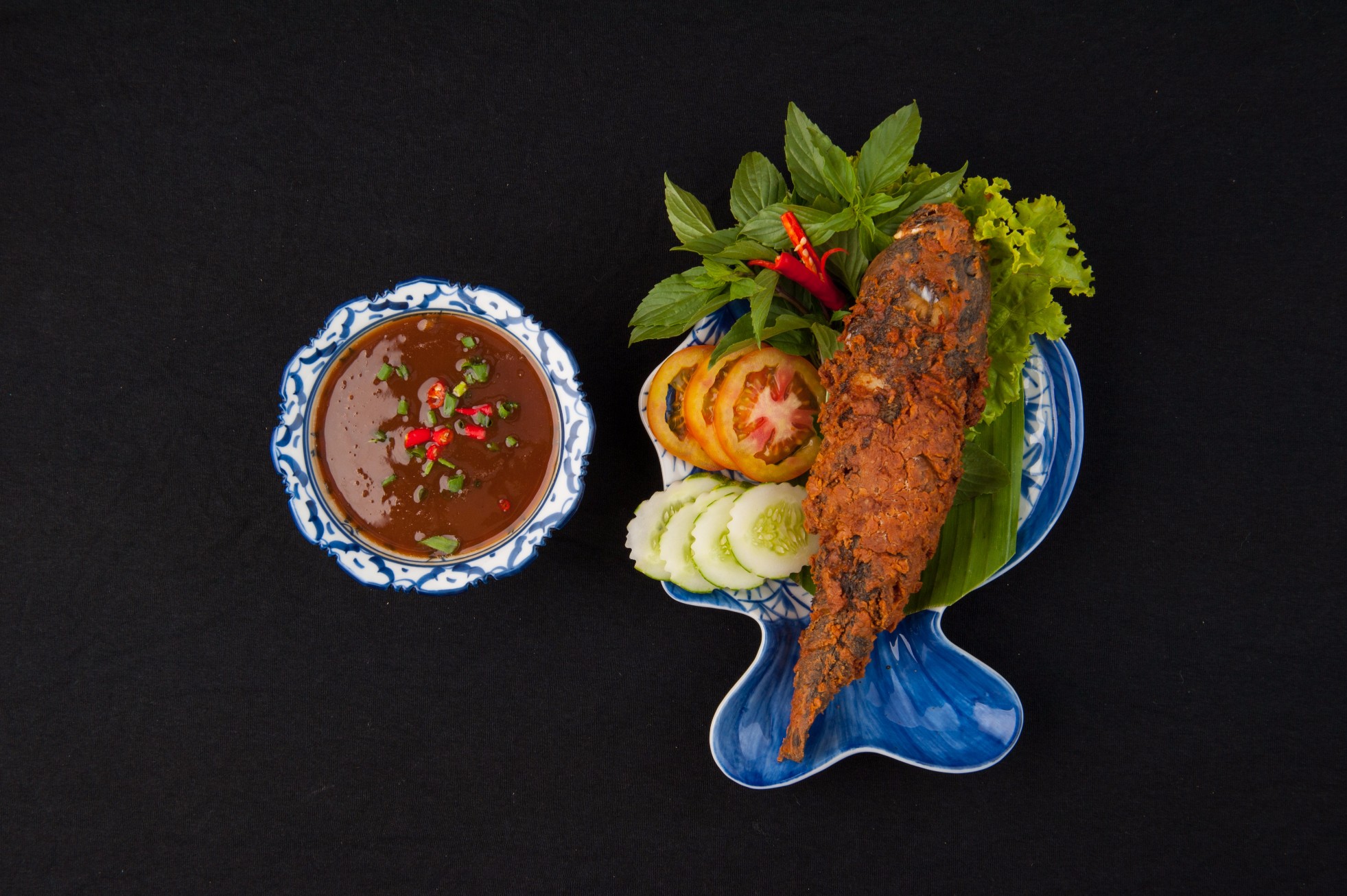 Whole Fish (Trey Dom Rei) with Tamarind Sauce