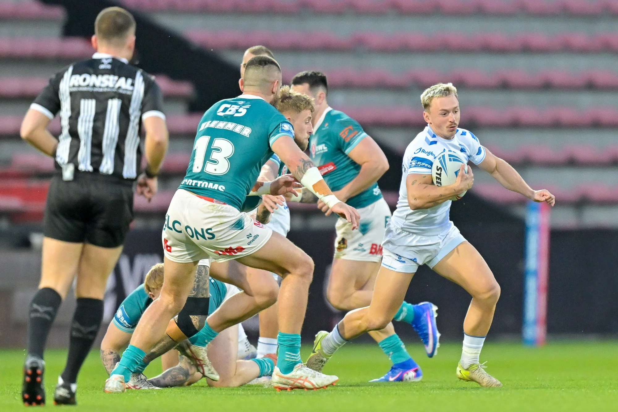 2025 Toulouse Olympique XIII vs St Helens - Rd5 18.jpg