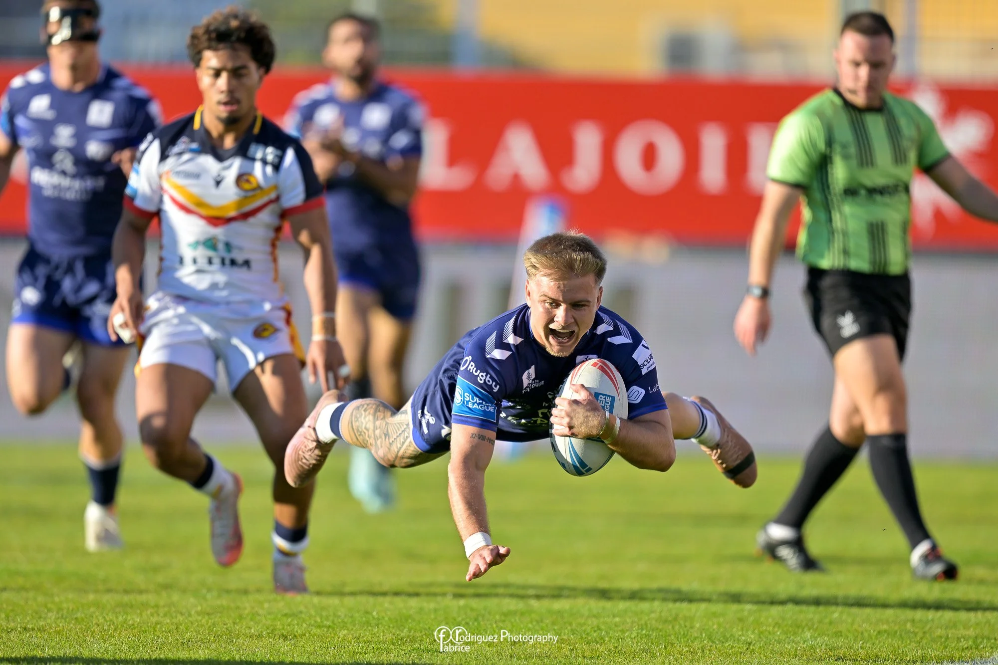 End of the first half of the Super League game between the Dragons Catalans and the Toulouse Olympique XIII. Despite 3 tries refused for the TO XIII, the score is: 16-16

Toulouse Olympique  @rugbyfootballleague  FFR XIII - F&eacute;d&eacute;ration F