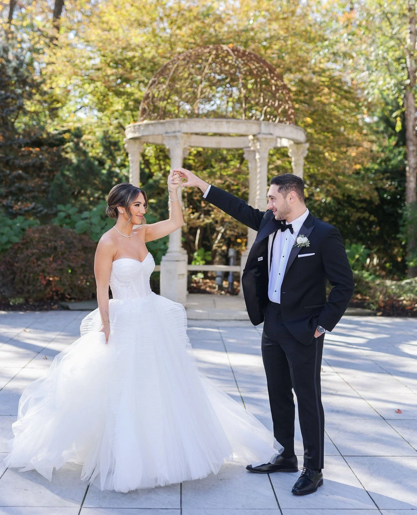 There&rsquo;s something about that first twirl in your wedding dress. It's a moment that feels like absolute magic, and one you&rsquo;ll want to hold onto forever.⁠
⁠
Now booking 2026 and 2027 weddings. Tap the link in my bio and let&rsquo;s capture 