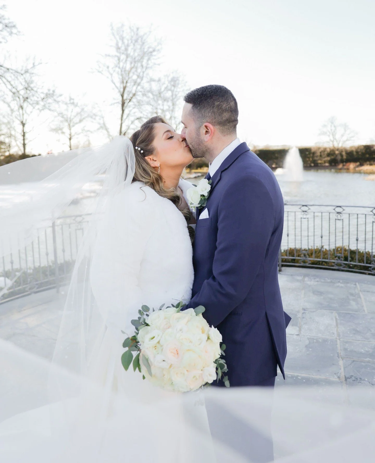 Winter is almost here, and I&rsquo;m already dreaming about the cozy, magical weddings ahead ❄️
The fashion (hello, faux-fur bridal moment), the snowy backdrops, the crisp air &mdash; everything feels cinematic and full of romance.
⁠
Here&rsquo;s to 