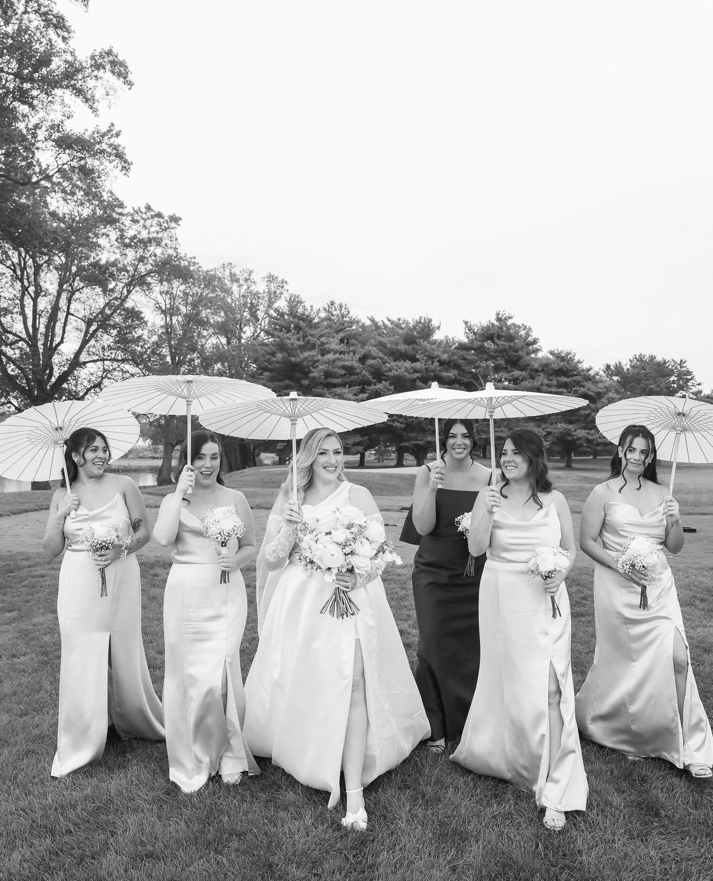 Bridesmaids with umbrellas? Instant photo magic.
They add the sweetest touch of charm and give everyone something to do when the classic &lsquo;what do I do with my hands?&rsquo; moment hits.

Truly an underrated (and adorable) wedding-day prop 🤍
.⁠