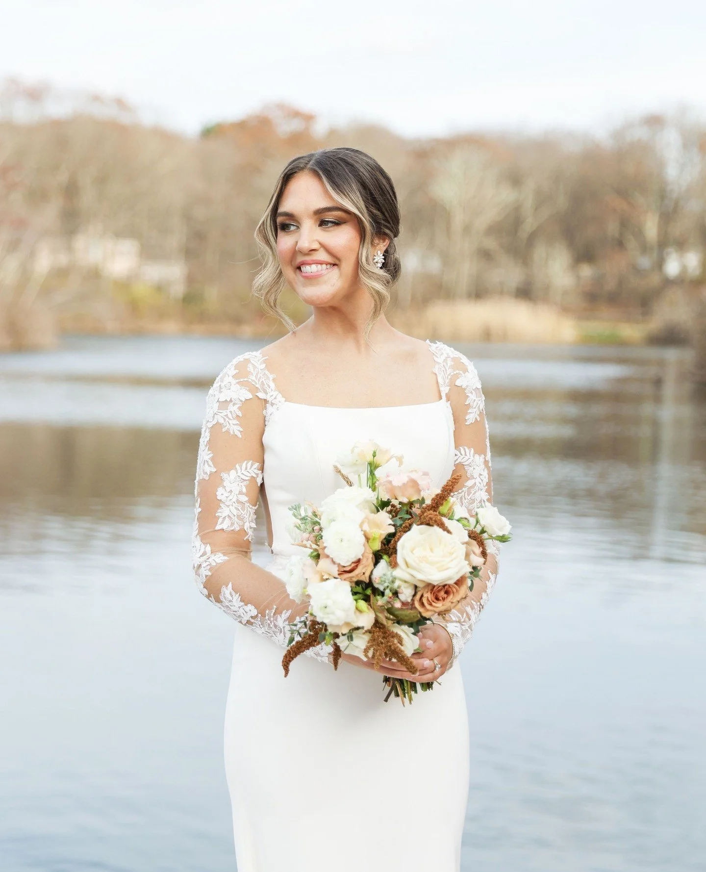 A moment for the modern boho bride: effortless lace sleeves, soft neutrals, and a cathedral veil just waiting to float down the aisle. 🤍⁠
.⁠
.⁠
.⁠
.⁠
.⁠
.⁠
.⁠
#monicap_photography #weddingphotographer #nycweddingphotographer #nycweddingphotography #