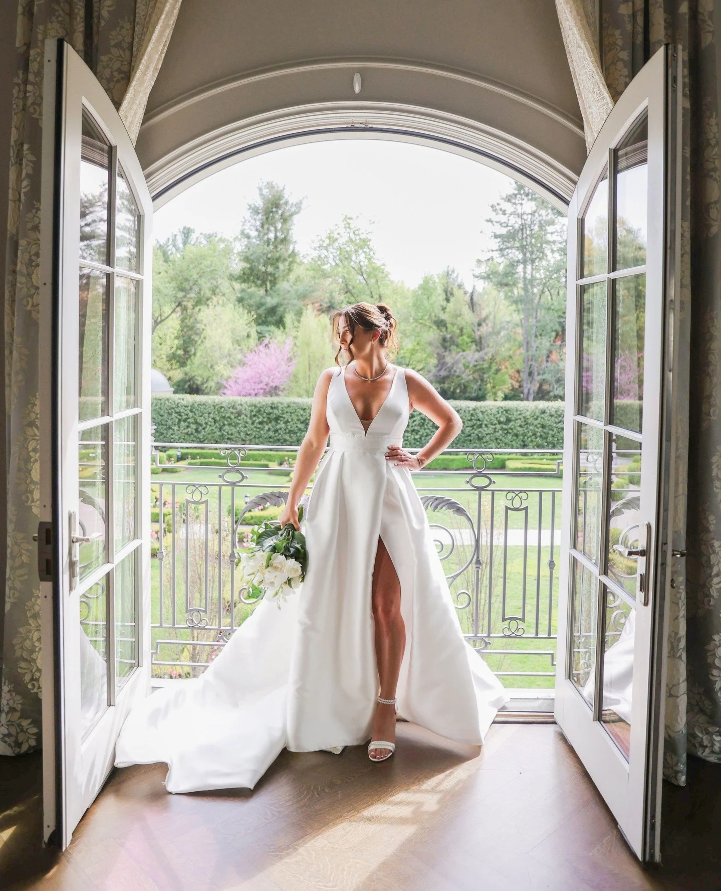Wedding mornings can be chaotic, I get it. That&rsquo;s why I always recommend sneaking away for a few solo portraits with your photographer (me!) before the ceremony. Not only do we get some sweet, timeless shots, but it&rsquo;s also the perfect mom