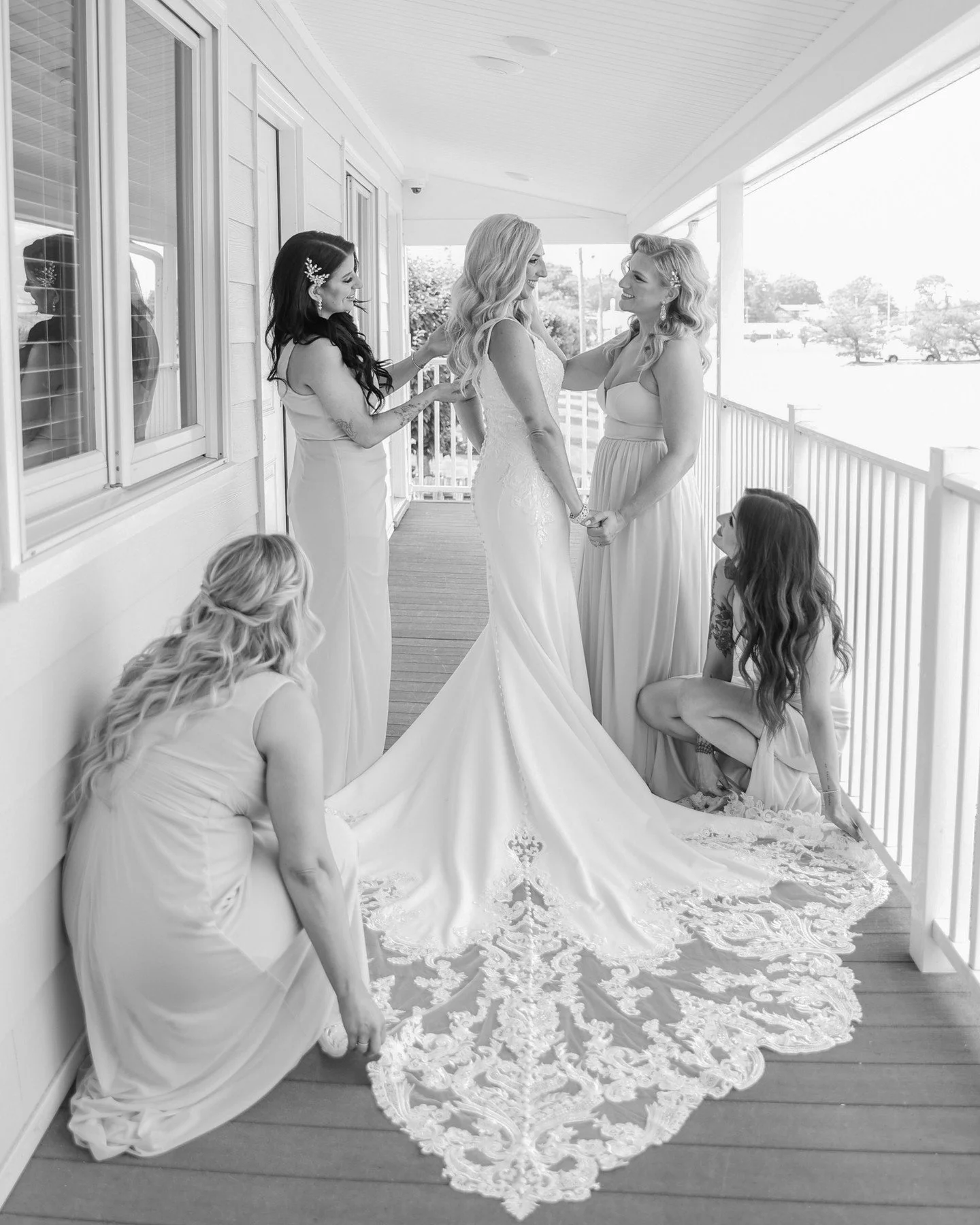 You want the magic of a first look, but you also don&rsquo;t want to miss that grand aisle moment. Good news: you can have both! ⁠
⁠
If you&rsquo;ve decided to skip a traditional first look with your partner, there are still a few meaningful alternat