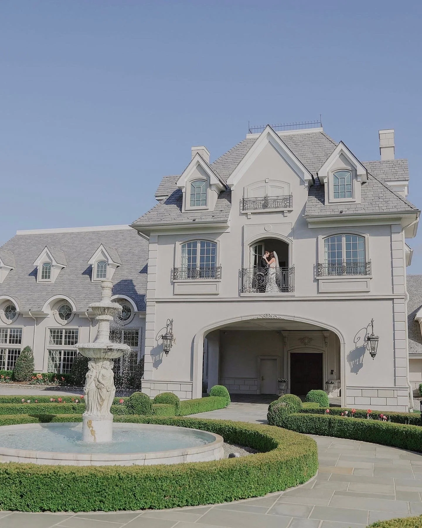 Weddings move quickly.⁠
The experience shouldn&rsquo;t feel that way.⁠ 

Nothing forced. Nothing rushed. 
Just you, fully present!