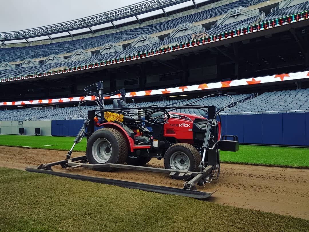 Kicking it at @soldier_field while the @chicagobears are in London!

@tuckahoeturf provided the quality thick-cut sod and @greensource_usa did the install.