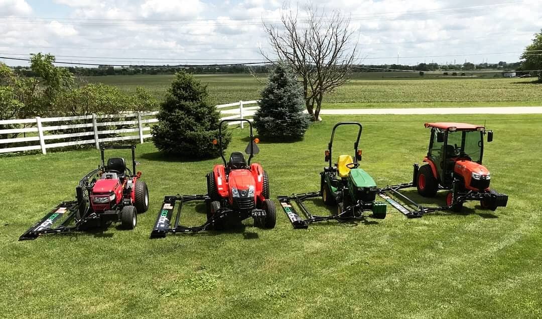 No matter the model, #SIDEKICKUSA promises the fastest install possible -- resulting in a tighter and safer playing surface!

#RealTurfRealTight #TurfGrass #SportsTurf #JohnDeere1025R #KubotaB2650 #Kioti2610, #MahindraMax25 #STMA #TPI #NFL #NCAA #MLB