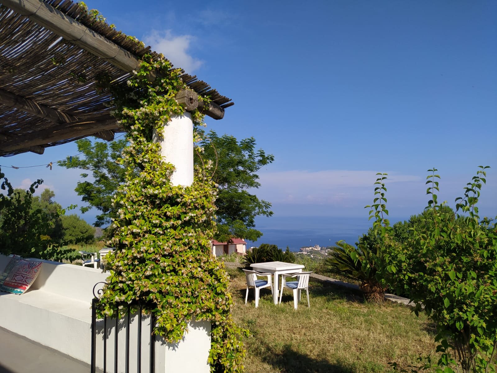 La Bartola - Private patio and sea view garden