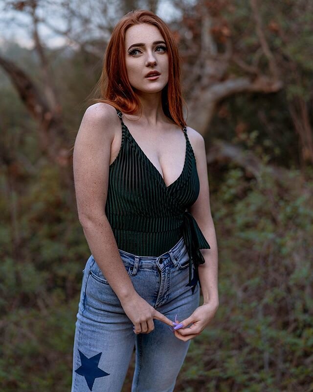 @kaitimackenzie // I had the pleasure to shoot with talented professional model Kaiti at an LA Port Meet at the old Los Angeles Zoo at Griffith Park. ➡️ swipe right for the original, straight out of camera portrait 
#portmeetla #sonya7iii #zeiss55mm1