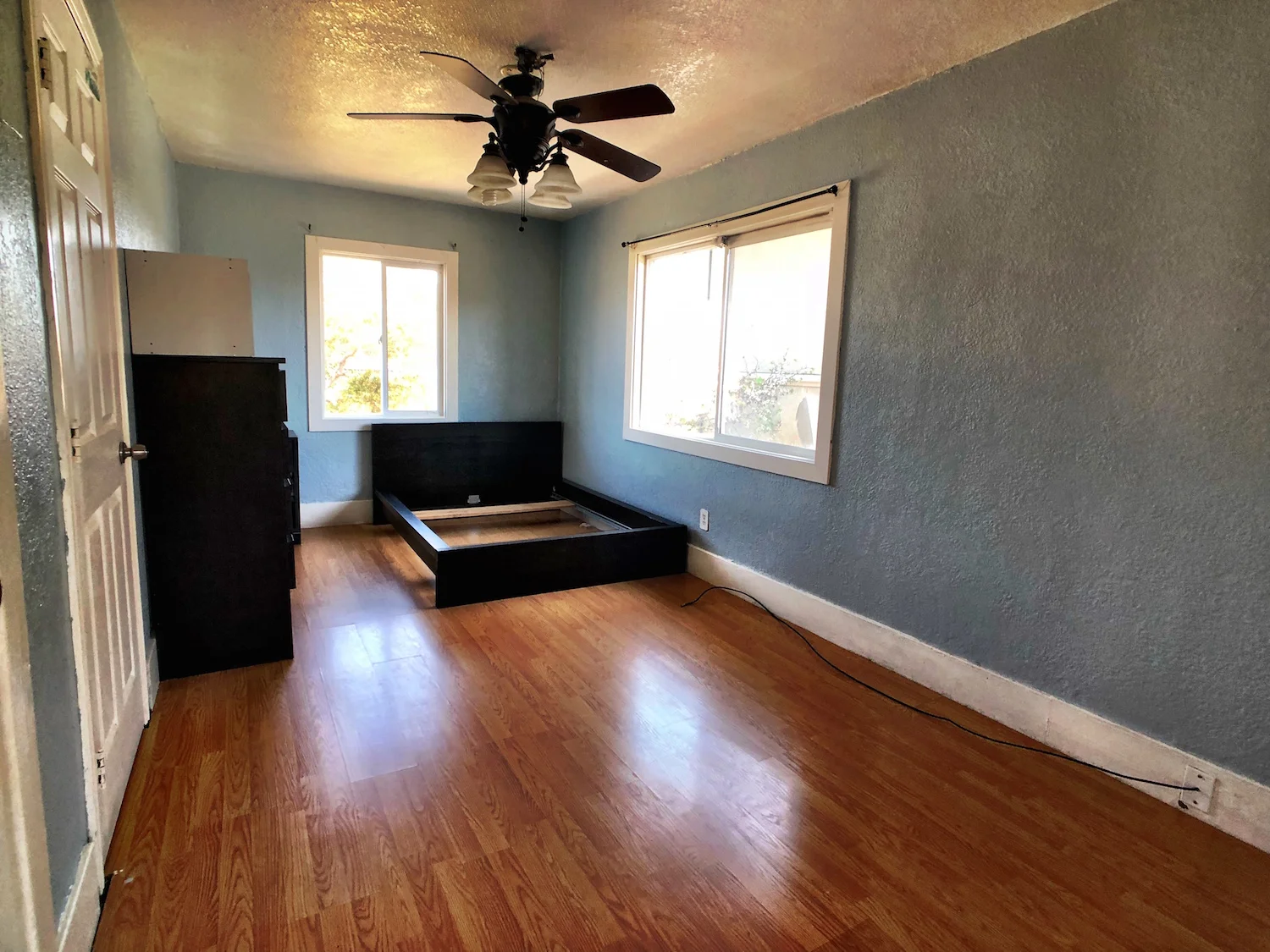 25 320A Back Bedroom.jpg