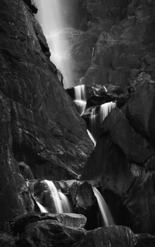 Yosemite 10.17 Bridalveil FallBW3_final.jpg