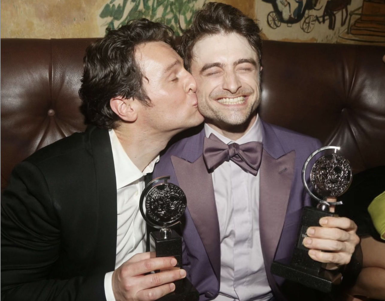 UntitledGroff kissing Rad MHP 3.png