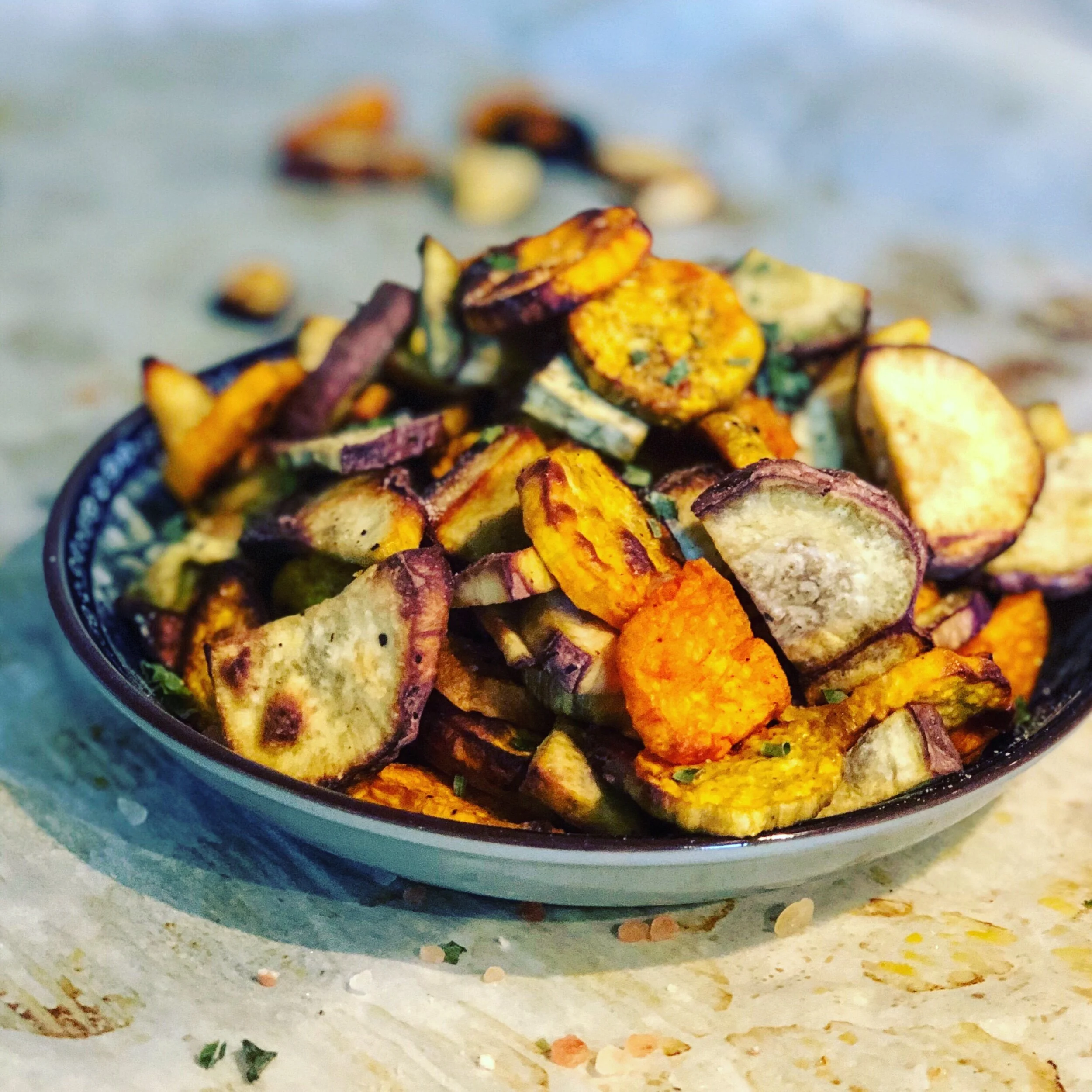 Roasted purple and orange kumara with dried chives and lots of Himalayan salt! What a great snack to pick away at, or thrown some mesclun, grilled haloumi and spring onions with a bit of balsamic…delish. When preparing, give them a good scrubs and r…