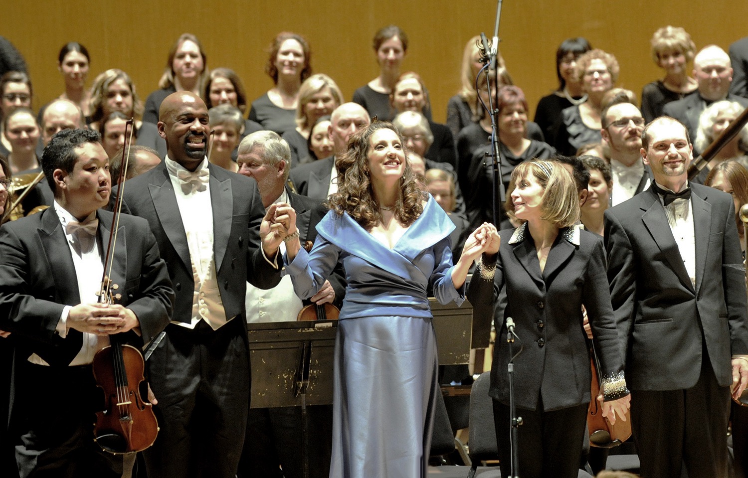  Brahms Requiem with Buffalo Philharmonic, with Baritone Darren Stokes and Conductor JoAnn Falletta  Photo by Enid Bloch 