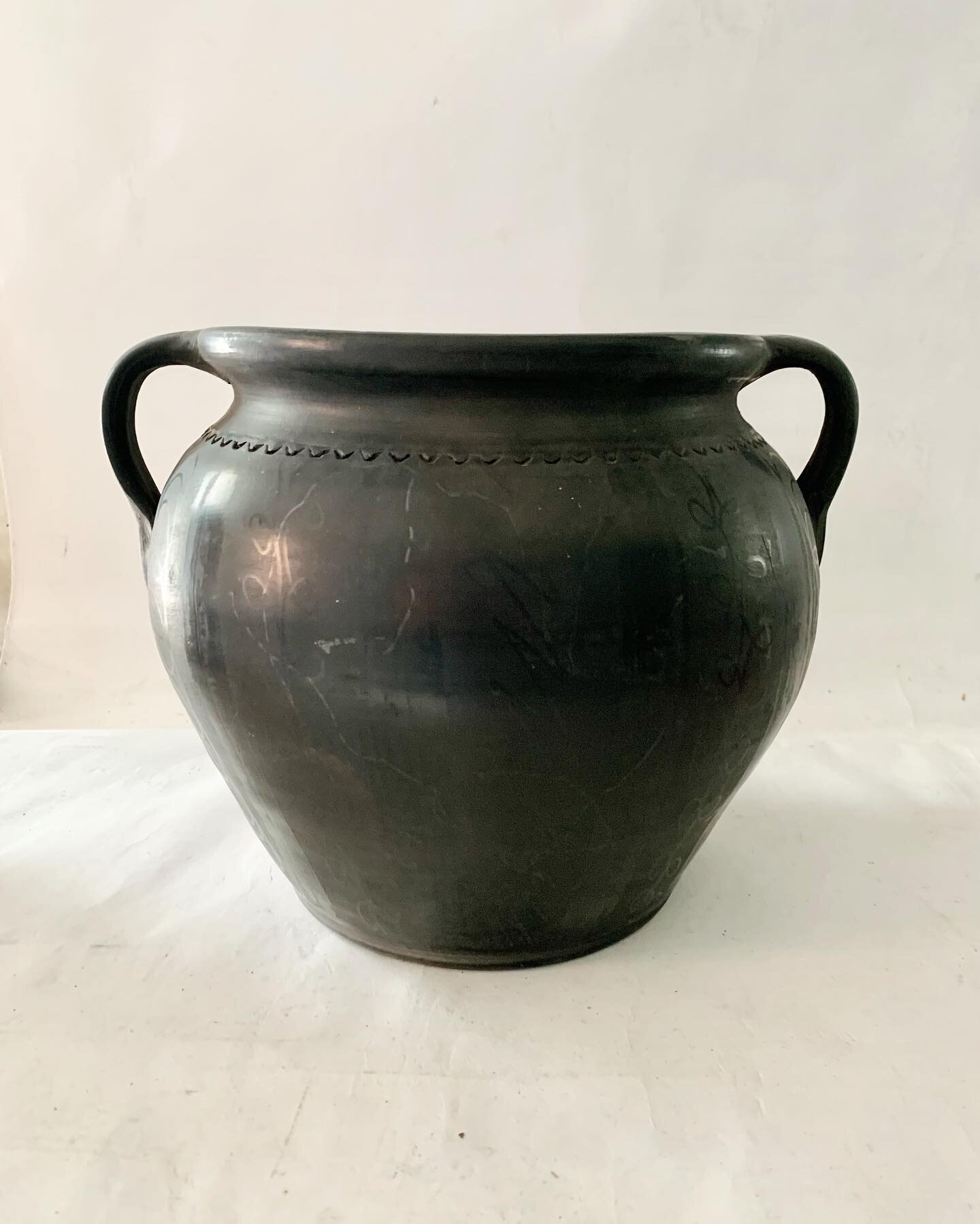 A great matte black urn form pottery vessel $165.00 #citycountrycottagechalet #farmhousedecor #interiors #kitchendesign #modernfarmhouse #props #vintagefineobjects #dmforinq