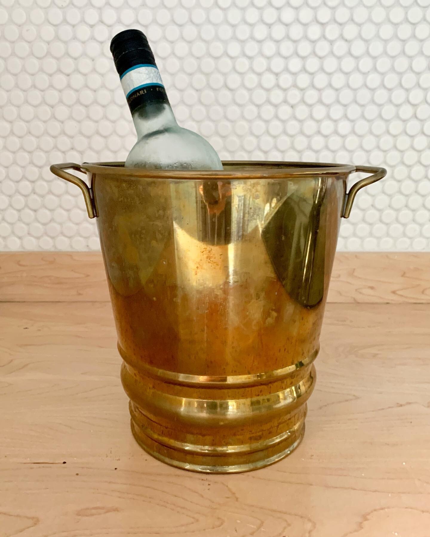 It&rsquo;s Friday, a vintage brass wine bucket 8&rdquo;H $78.00 , great with kitchen utensils or a plant in it #barware #citycountrycottage #kitchendesign #vintagefineobjects #cincin #dmforinq