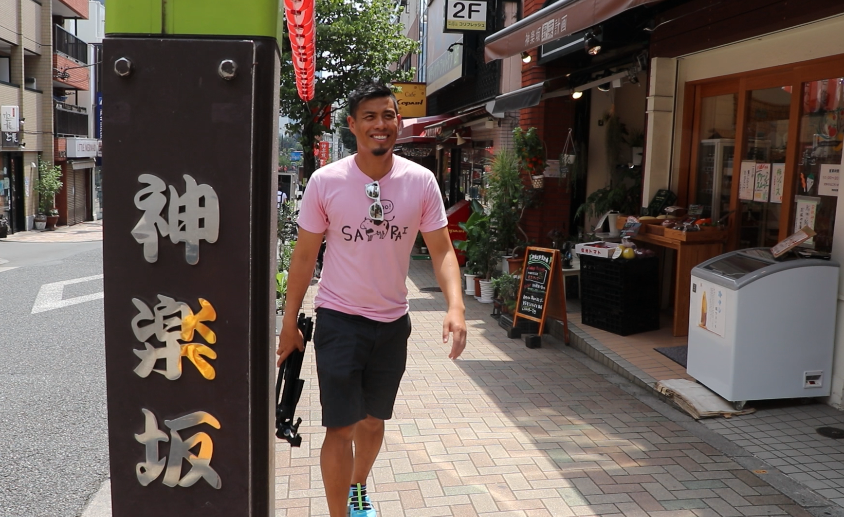 大人な街で食べ歩きツアー 神楽坂で食べておきたい見グルメ８選 Tokyo Zebra