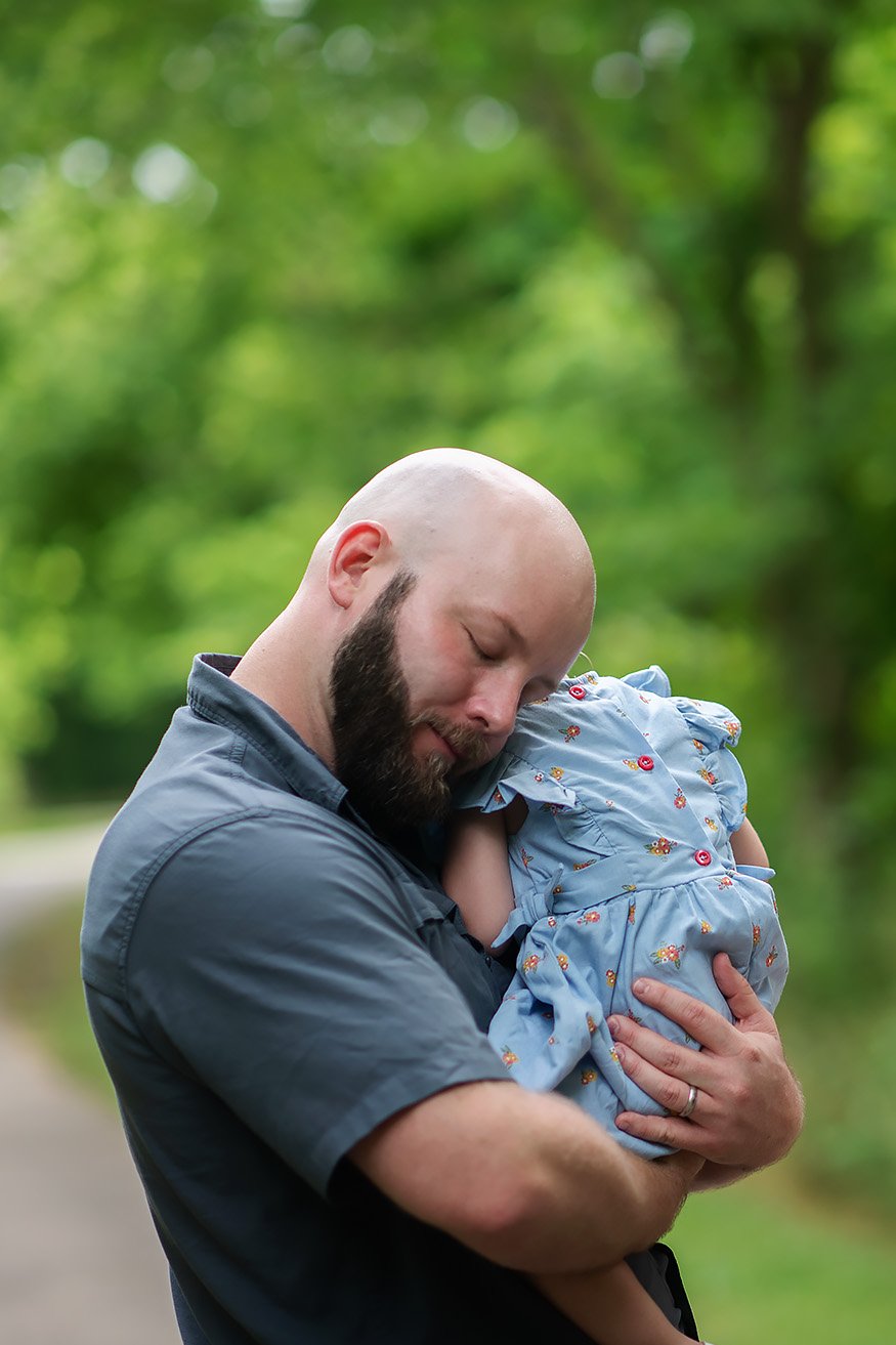 dad-hugging-toddler-daughter.jpg