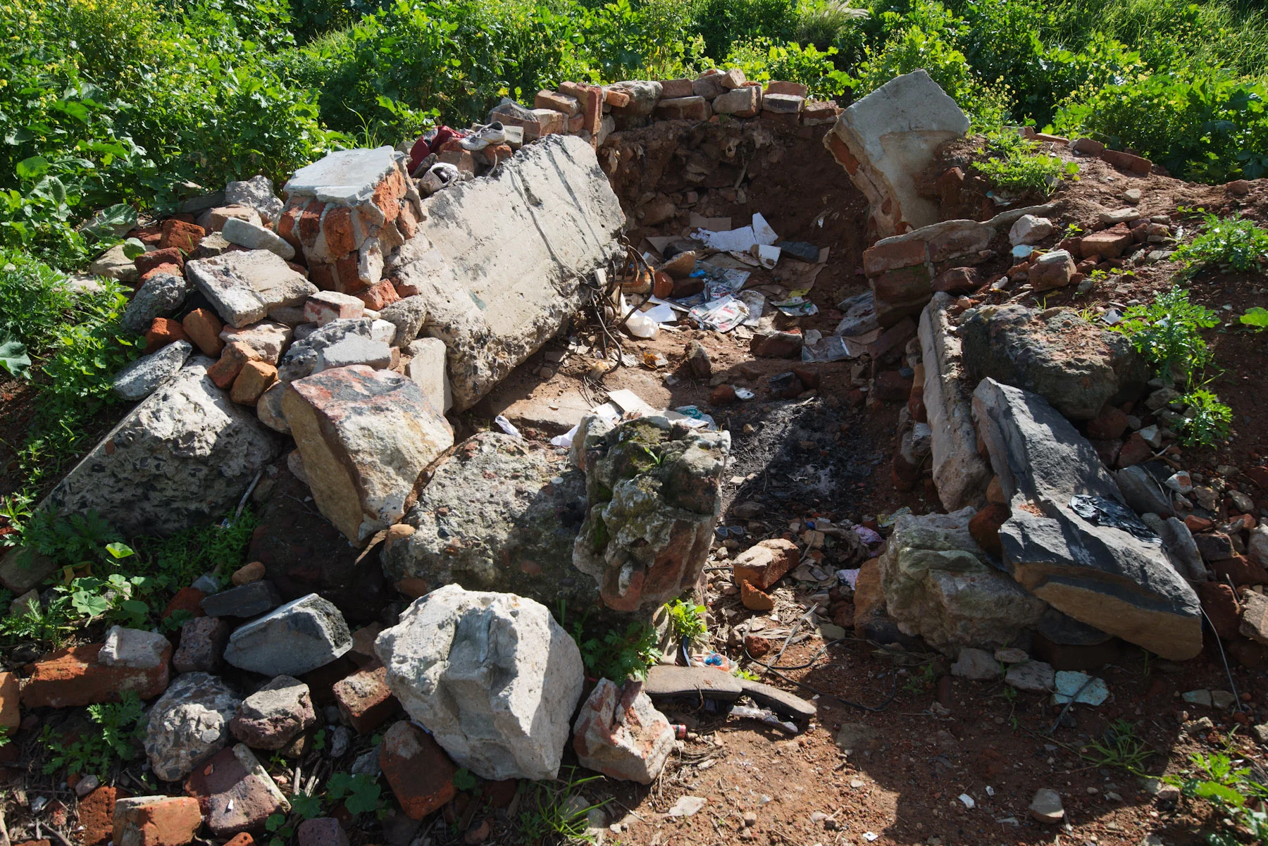 Sleeping area fashioned out of forages pieces of the former District Six - June 2013