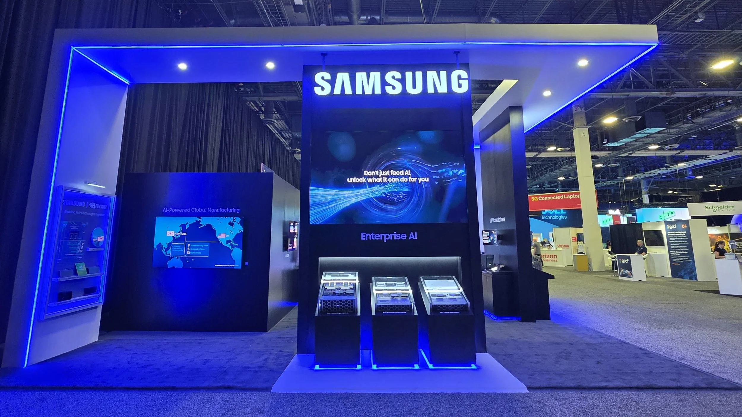 Booth_02.jpg
