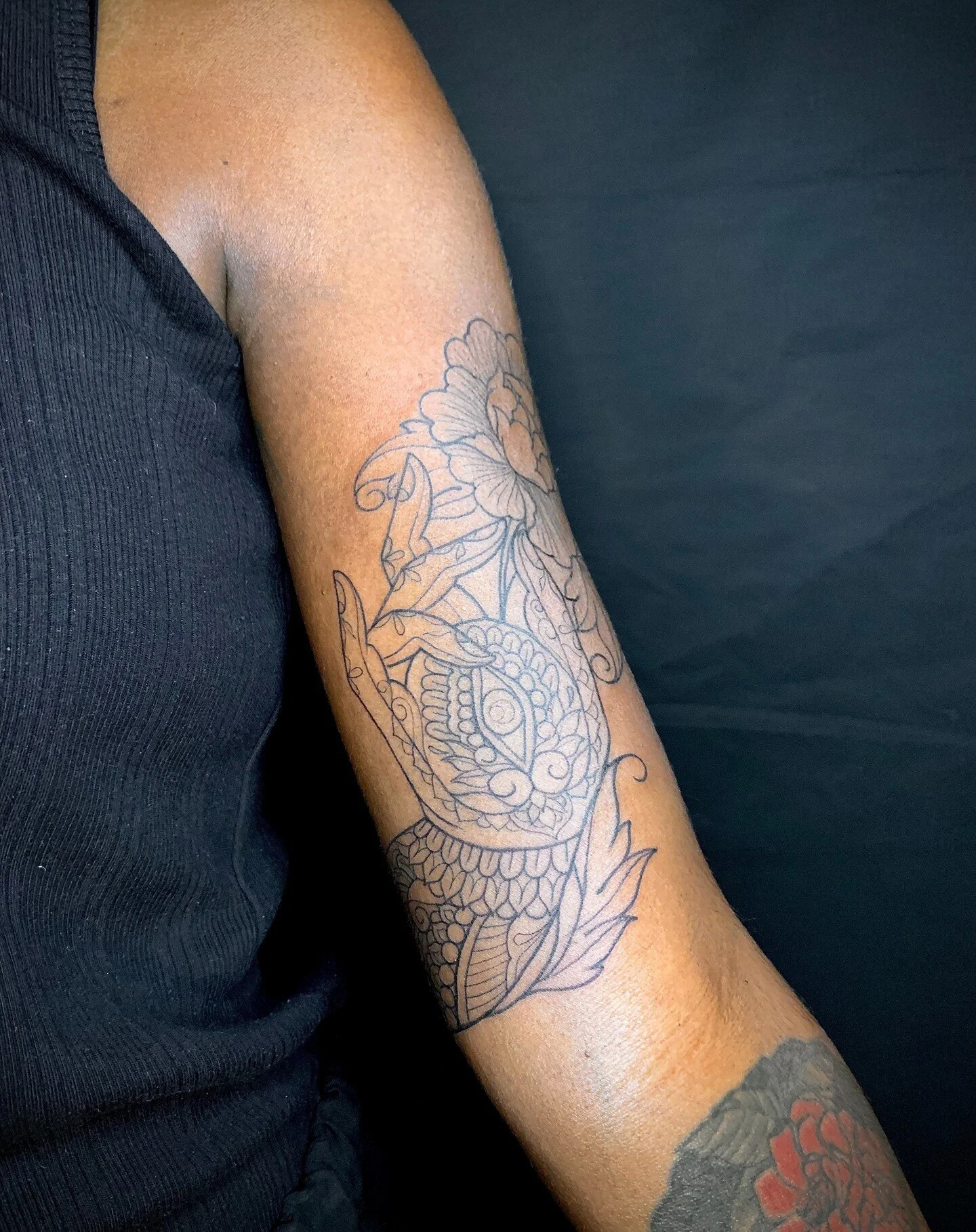 Loved getting to tattoo this piece on one of my all-time favourite people @nieshvanterpool ✨