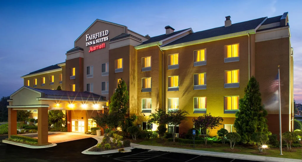 hotel-broker.jpg