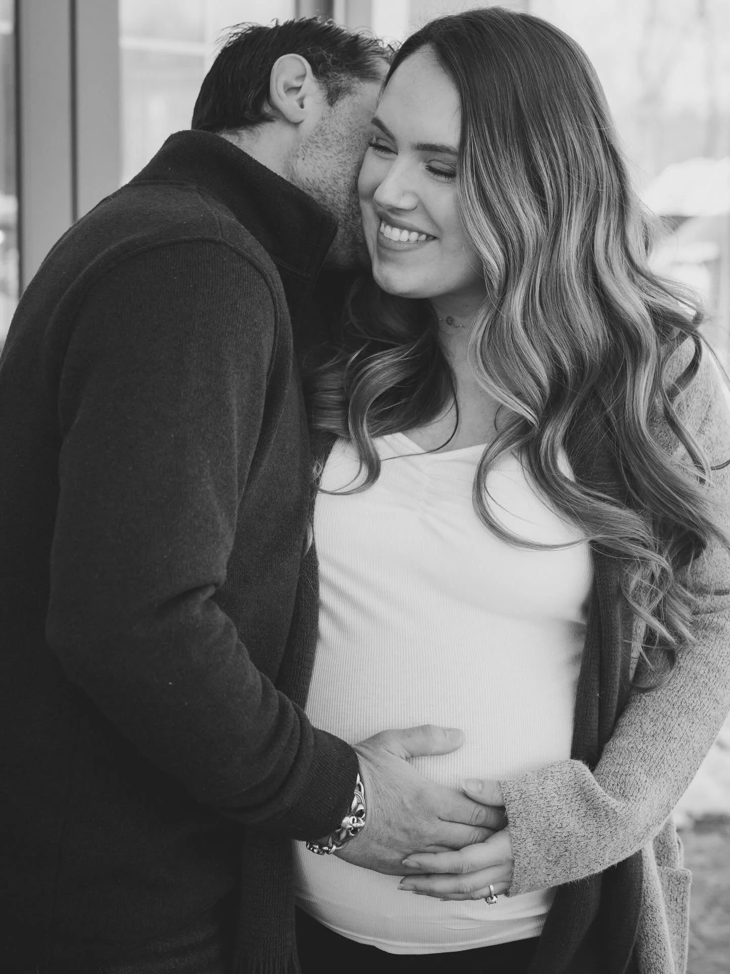 Absolutely love when I get to see past clients now pregnant 🥰😩 Dylan &amp; Mike are the sweetest couple ever ever &amp; when they told me they were having a baby I was so excited for them. We went to a park up in Glastonbury that was beautiful. It 