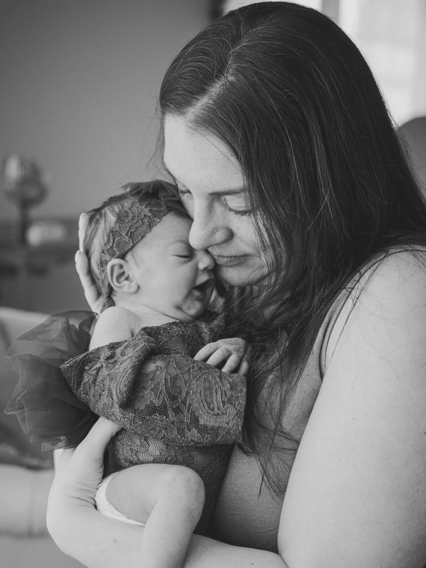 Love love all these newborn shoots I&rsquo;ve been getting to do recently. Jess&amp; Tom have used me before for family pictures and I love that I got to see them again AND photograph their beautiful new addition, Paige. Paige was so so cute and has 