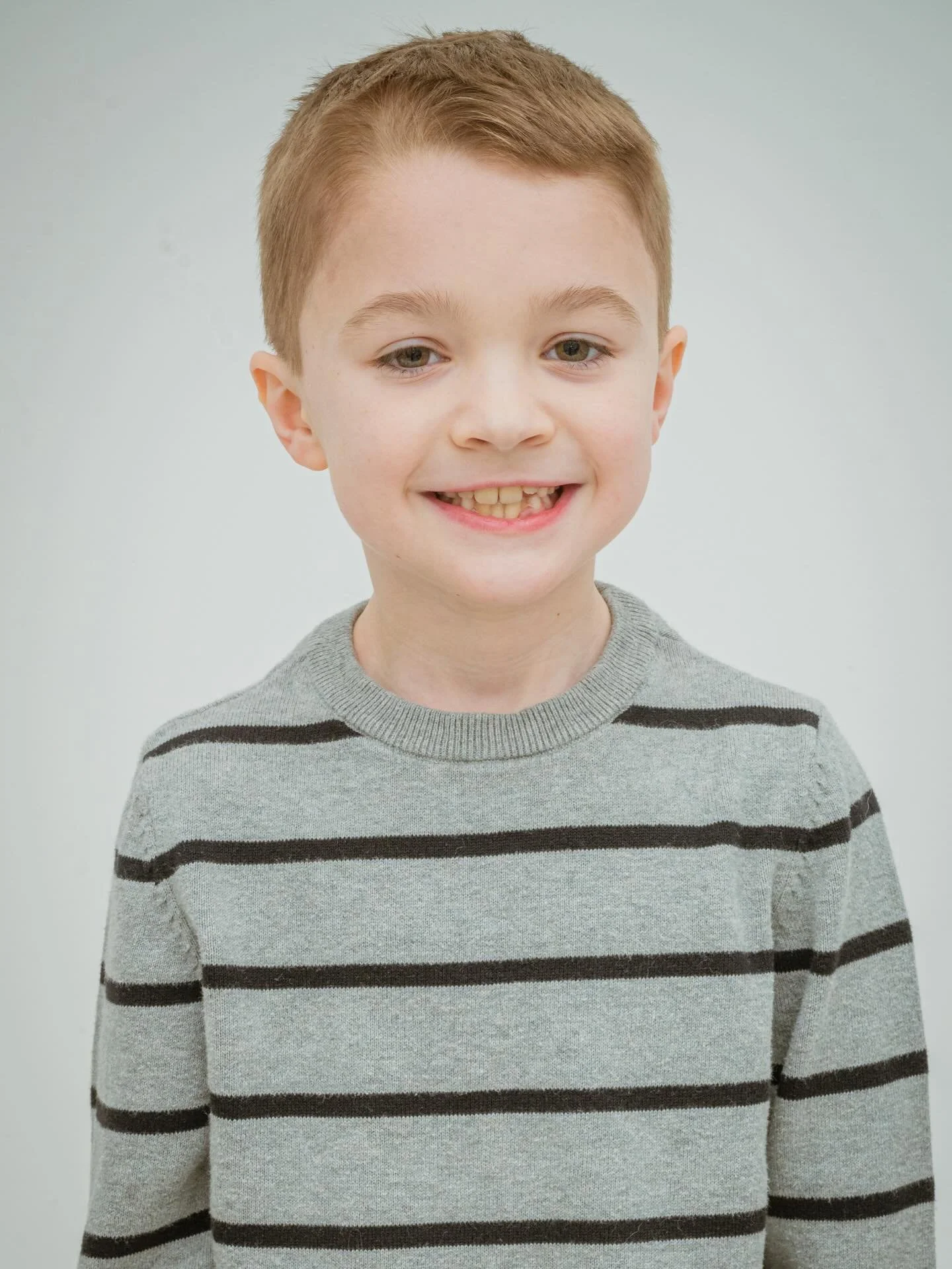 How friggin cute is Brayden!! His mom told me he wants to get into modeling and needed headshots. He already does theater and dance and plays this kid is soo adorable and such a big personality! He was so funny and how cute is he! Swipe through for m