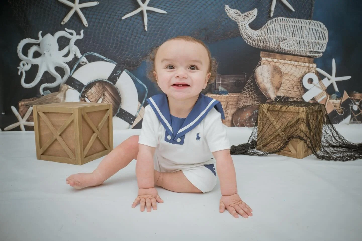 Happy birthday Nolan!! Nolan&rsquo;s mom Alexis has used me for her other kids first birthday photos so I was so excited to see them again! Nolan is too cute &amp; they used two of my favorite backdrops for kid shoots! Nolan kept clapping for himself